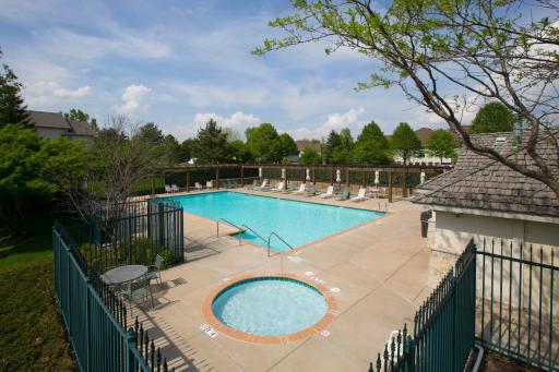 18711 Farmstead Circle, Eden Prairie, MN 55347