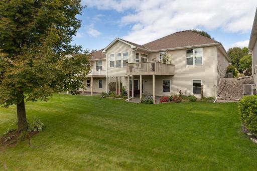 18711 Farmstead Circle, Eden Prairie, MN 55347