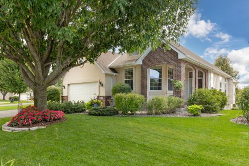 LUNDGREN CUSTOM-BUILT â¢ DETACHED LUXURY VILLA â¢ SETTLERS RIDGE