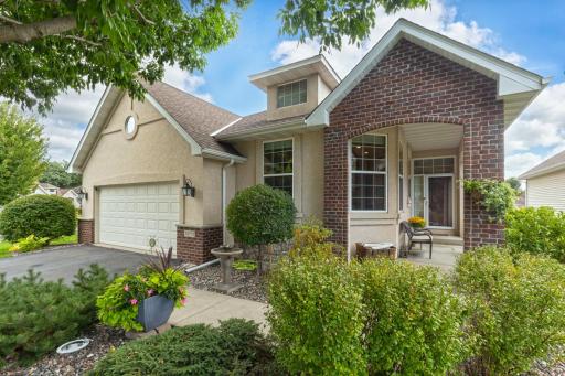 18711 Farmstead Circle, Eden Prairie, MN 55347