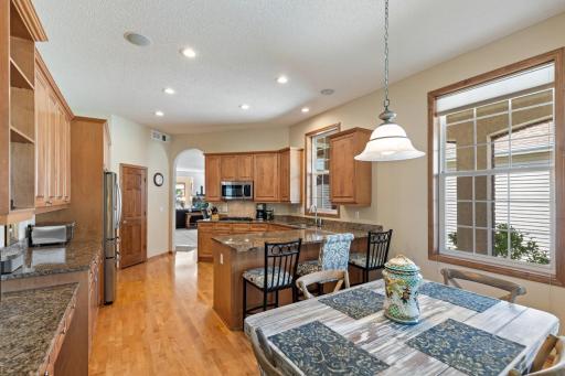 18711 Farmstead Circle, Eden Prairie, MN 55347