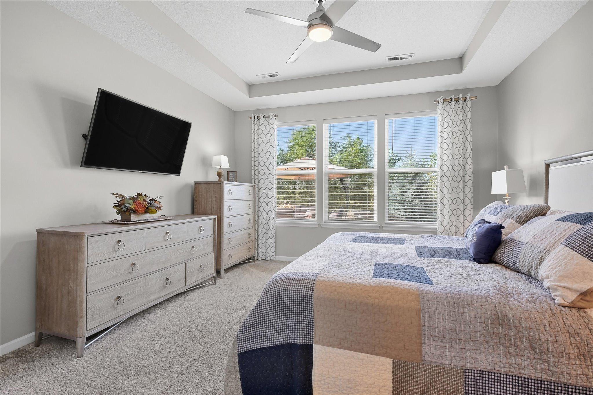 Owners Suite w/Tray Ceiling, Ceiling Fan