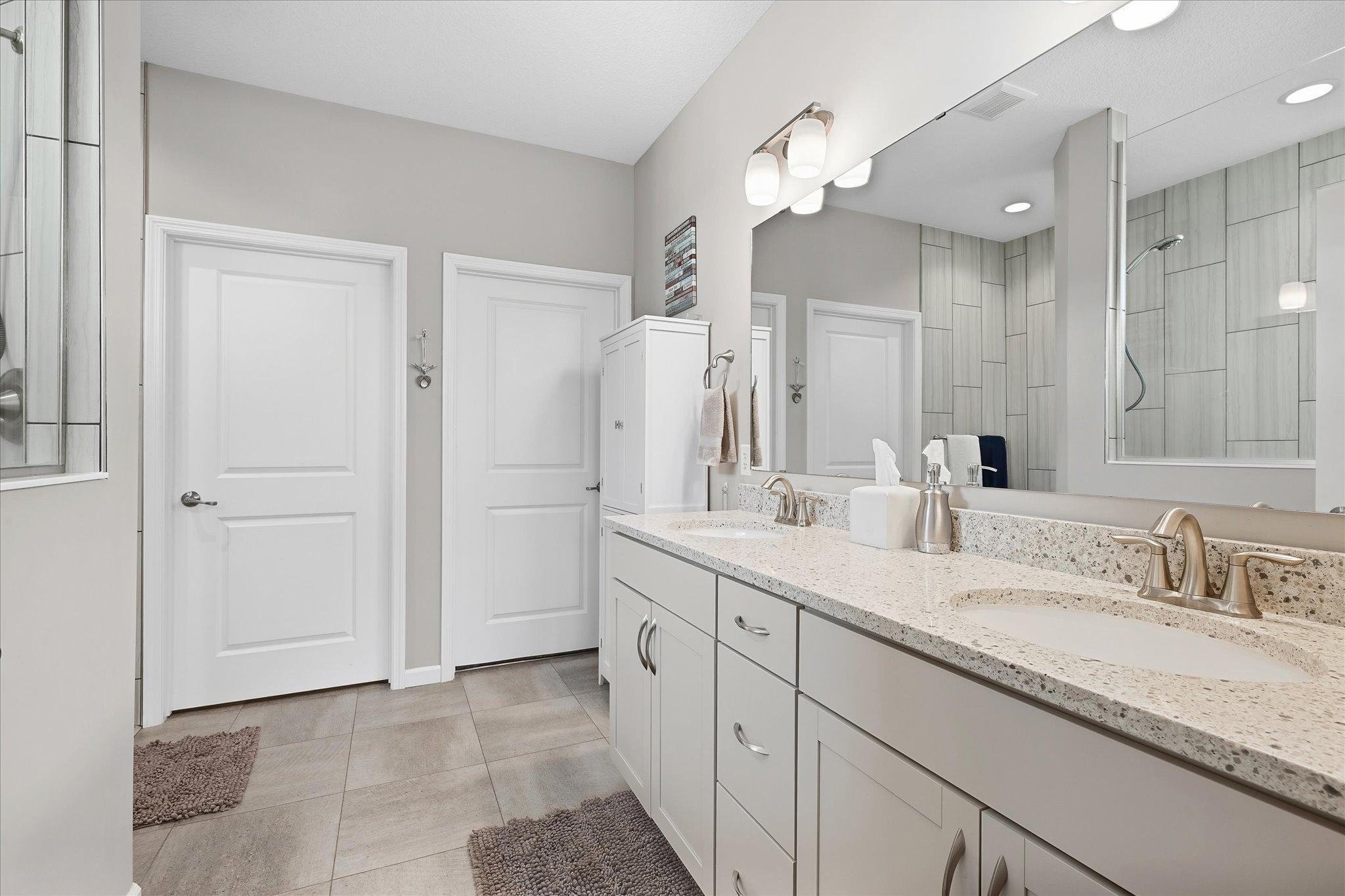 Dual Sinks in Owners Bath