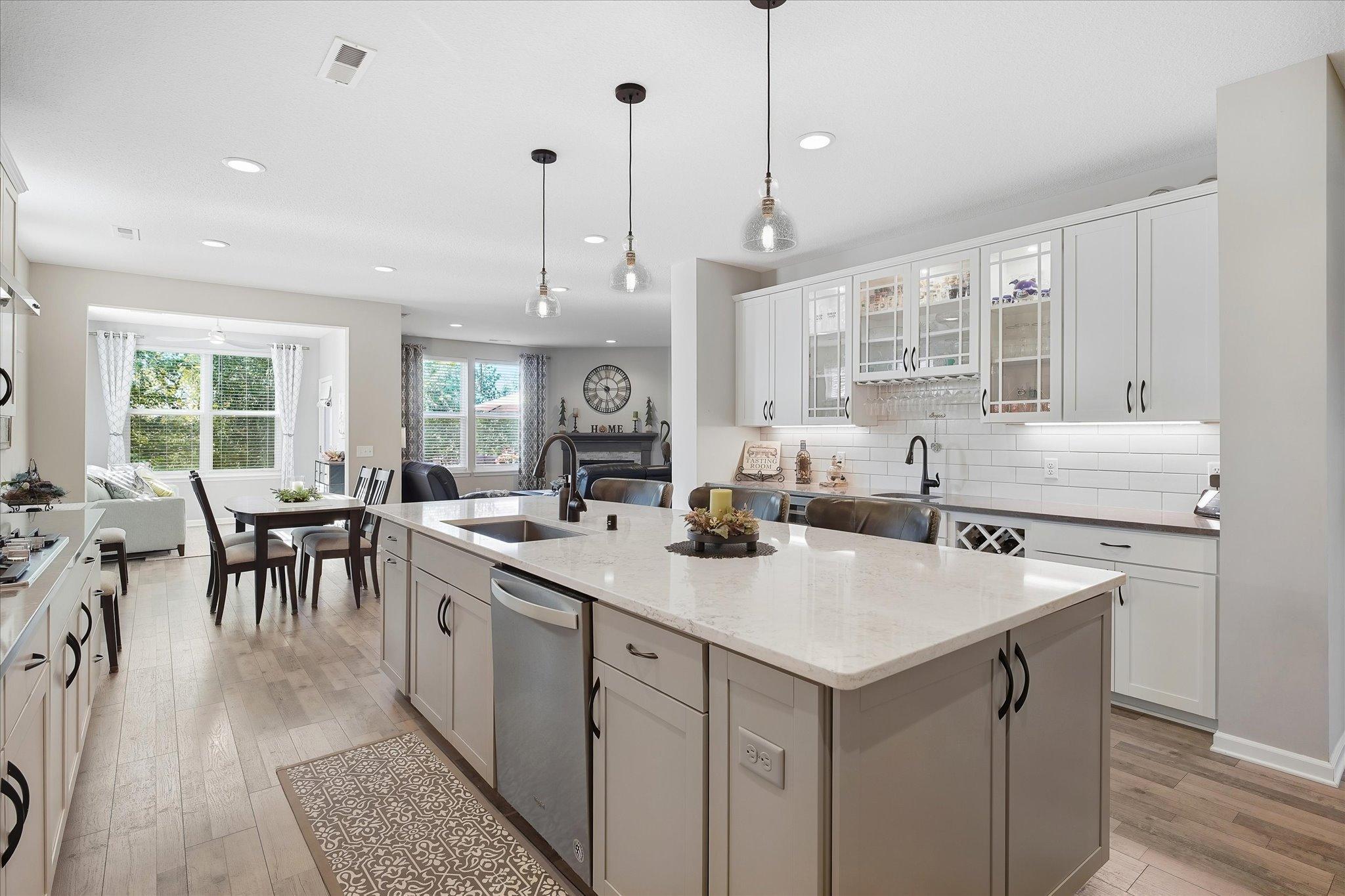 Open Floorplan, great for entertaining