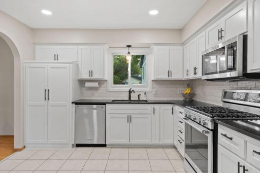 9612 Union Terrace Lane N, Maple Grove, MN 55369