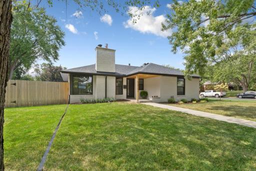 5400 Richmond Lane, Edina, MN 55436