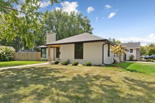 5400 Richmond Lane, Edina, MN 55436