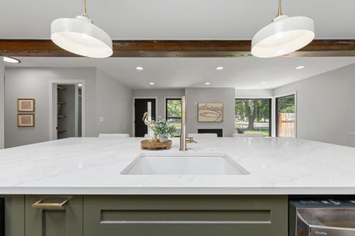 5400 Richmond Lane, Edina, MN 55436