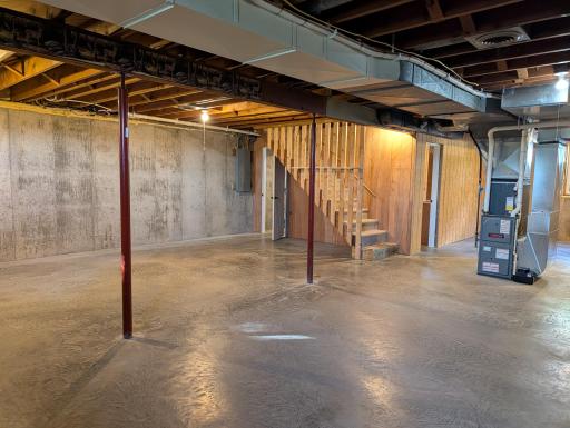 Bergmann Basement Pic 6.jpg