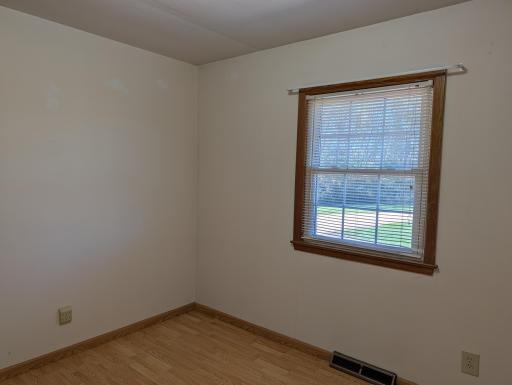 Bergmann Bedroom 2 Pic 2.jpg