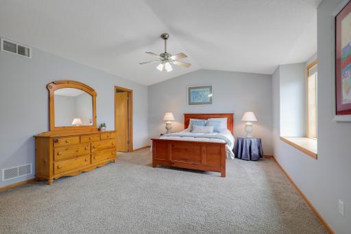 1645 County Road D E, Maplewood, MN 55109