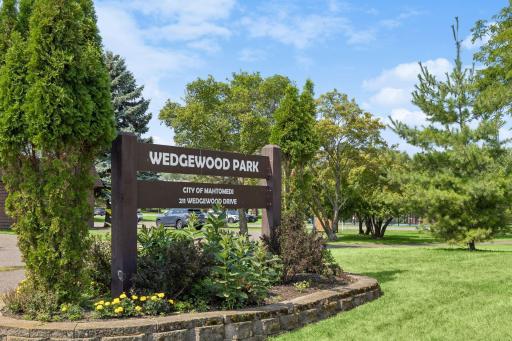 314 Wedgewood Drive, Mahtomedi, MN 55115