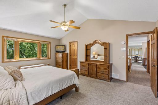 314 Wedgewood Drive, Mahtomedi, MN 55115