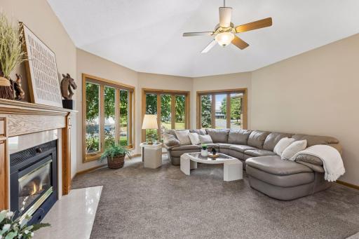 314 Wedgewood Drive, Mahtomedi, MN 55115