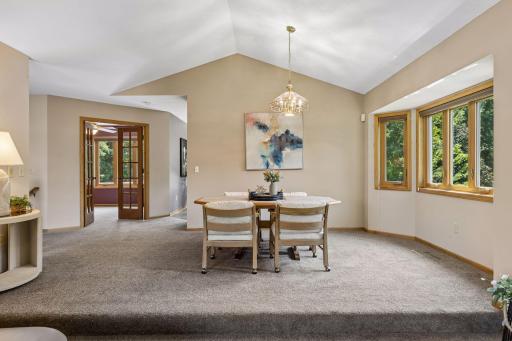 314 Wedgewood Drive, Mahtomedi, MN 55115