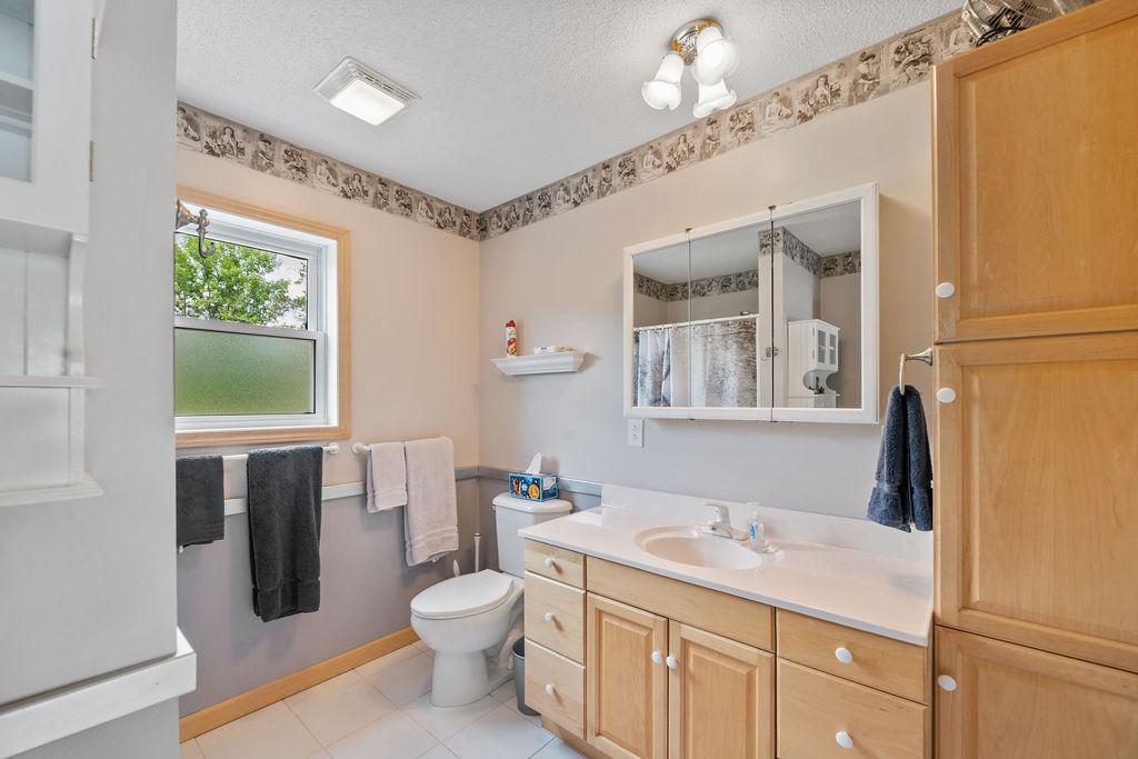 Main Floor Full Bath