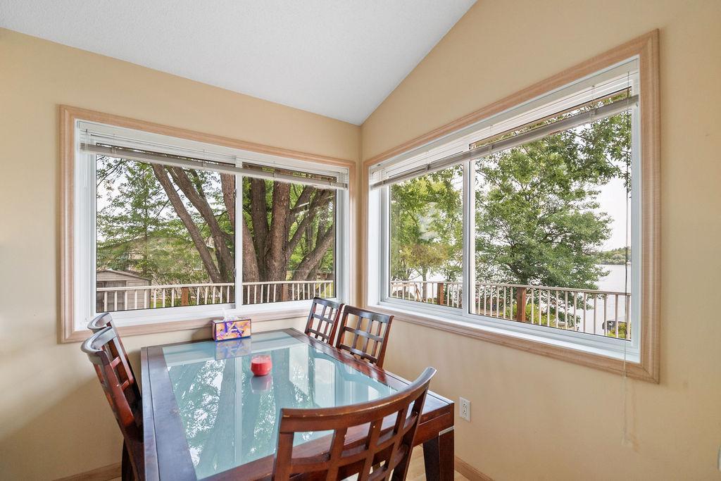 Eat-in Kitchen Dining Room - great views!