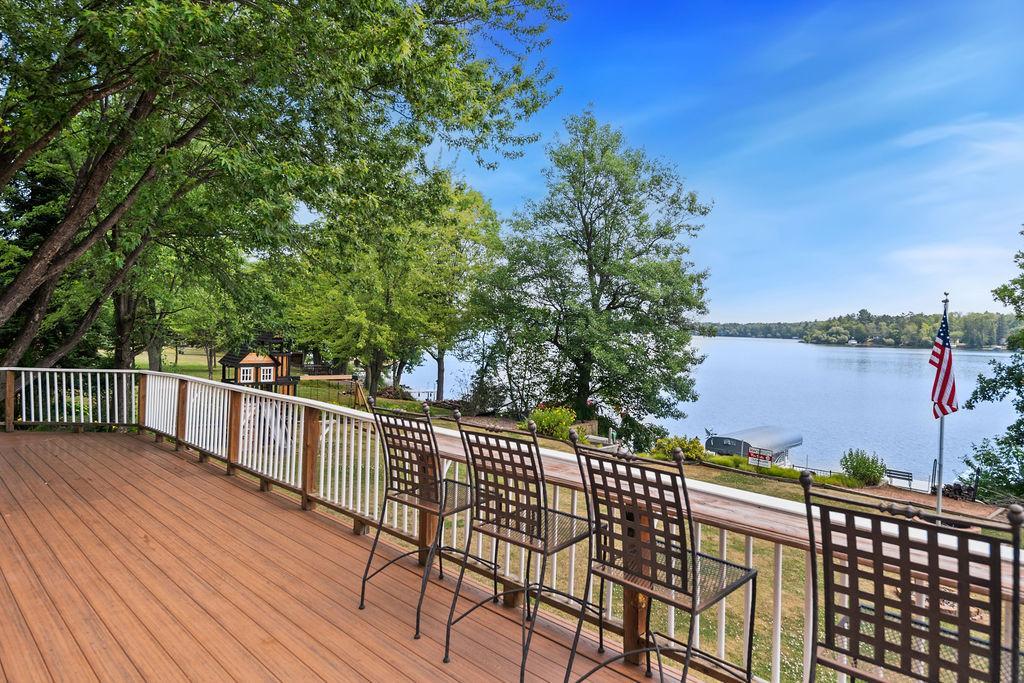 Deck side seating