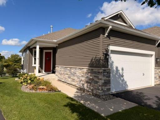 Private Entry - Large Yard