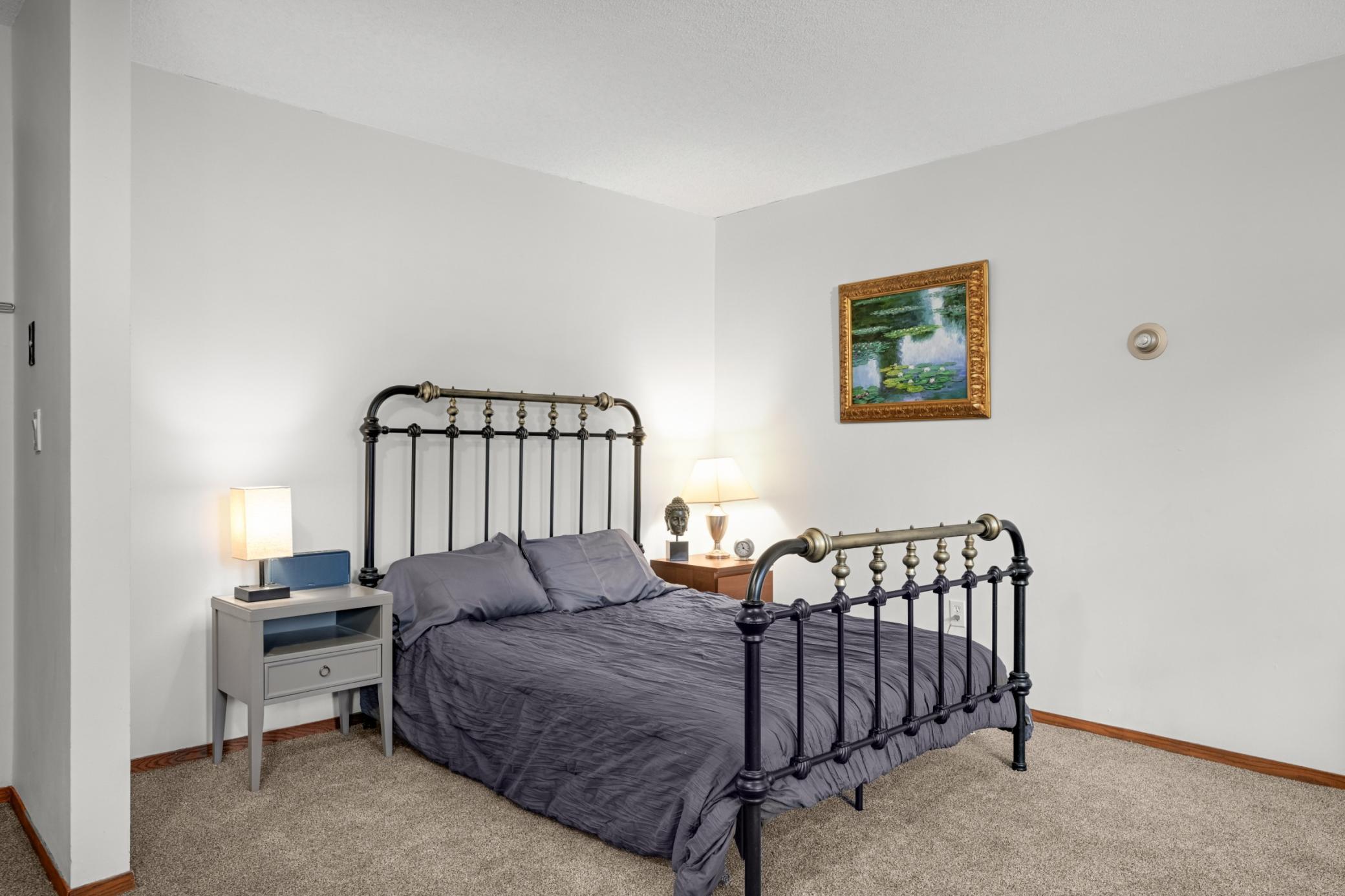 Accommodates a bedroom set or bring in your own Murphy Bed system.
