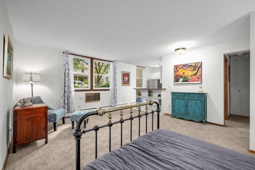 2536 Dupont Avenue S, 101, Minneapolis, MN 55405
