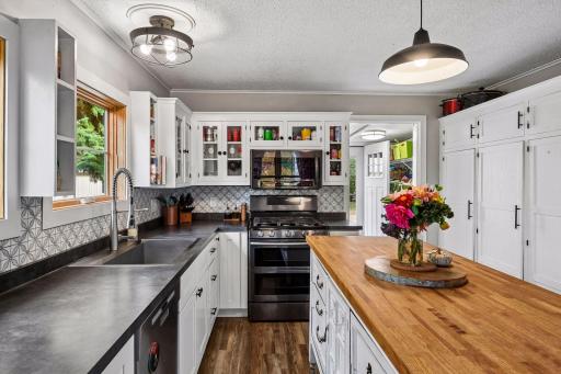 660 N Shore Drive W, Minnetrista, MN 55364