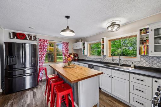 660 N Shore Drive W, Minnetrista, MN 55364