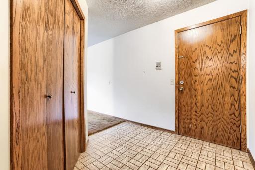 4183 Hilltop Point - Web Quality - 007 - 06 Foyer.jpg