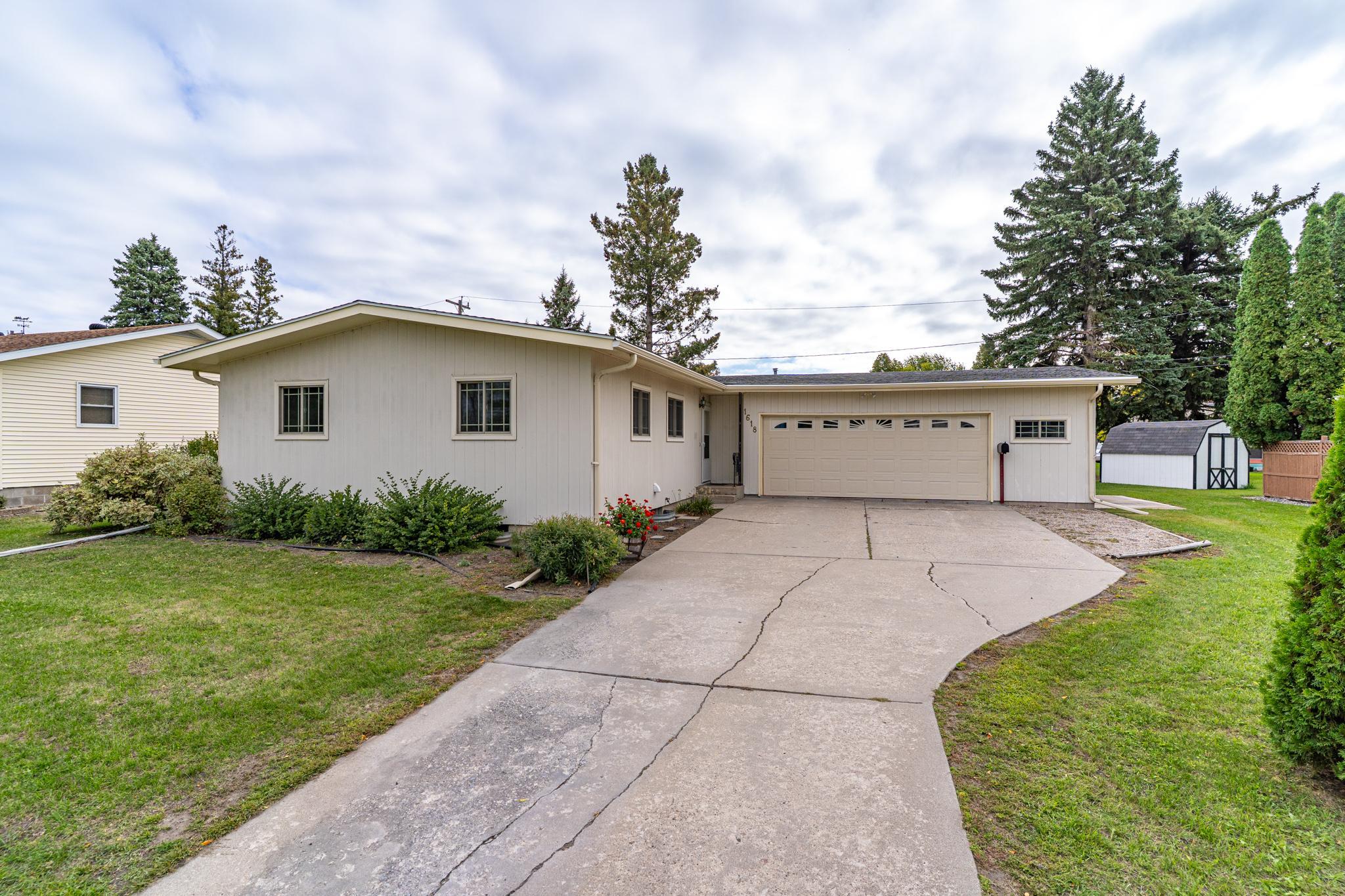 1618 Hoven Lane, Crookston, MN 56716