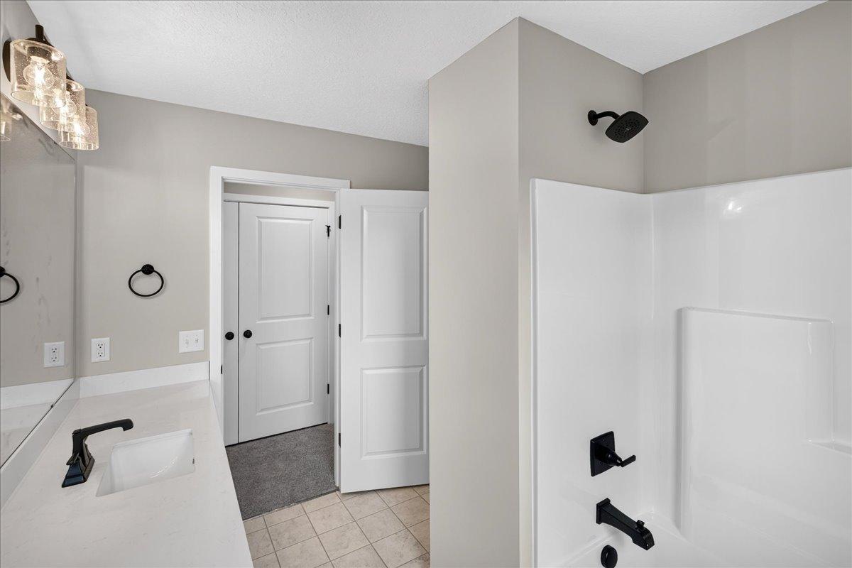 Walkthrough Bathroom