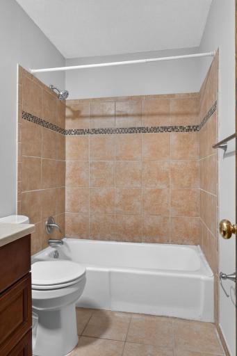 877 120th Avenue NW, Coon Rapids, MN 55448