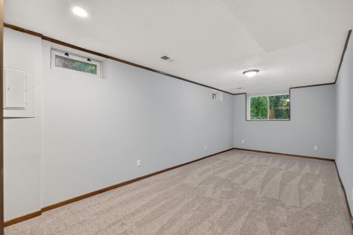 877 120th Avenue NW, Coon Rapids, MN 55448