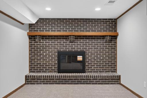 877 120th Avenue NW, Coon Rapids, MN 55448