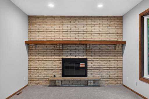877 120th Avenue NW, Coon Rapids, MN 55448
