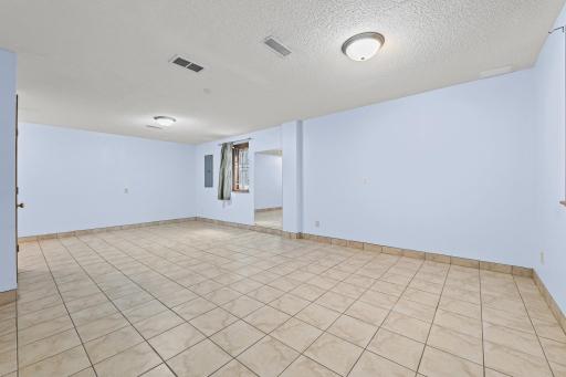 611 Bellvue Lane, Brooklyn Center, MN 55430