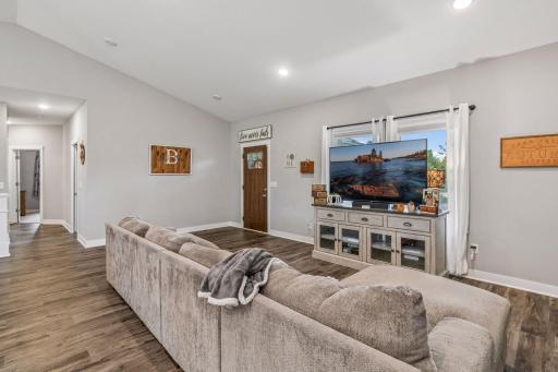 663 Alaska Place, Cambridge, MN 55008