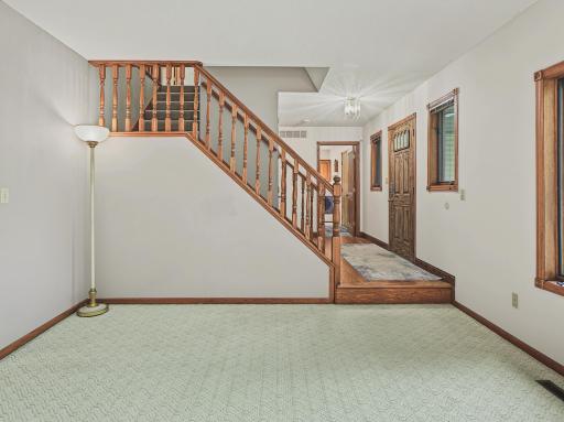 2112 Parkwood Hills Drive NE, Rochester, MN 55906