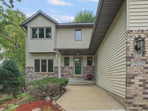 2112 Parkwood Hills Drive NE, Rochester, MN 55906