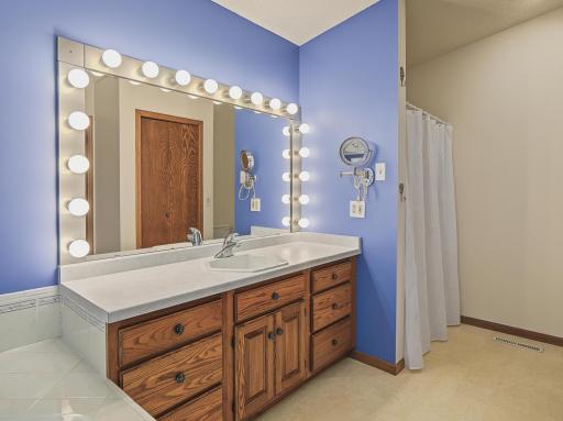 2112 Parkwood Hills Drive NE, Rochester, MN 55906
