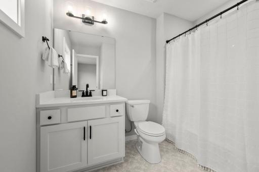 It also offers its own full ensuite bathroom.