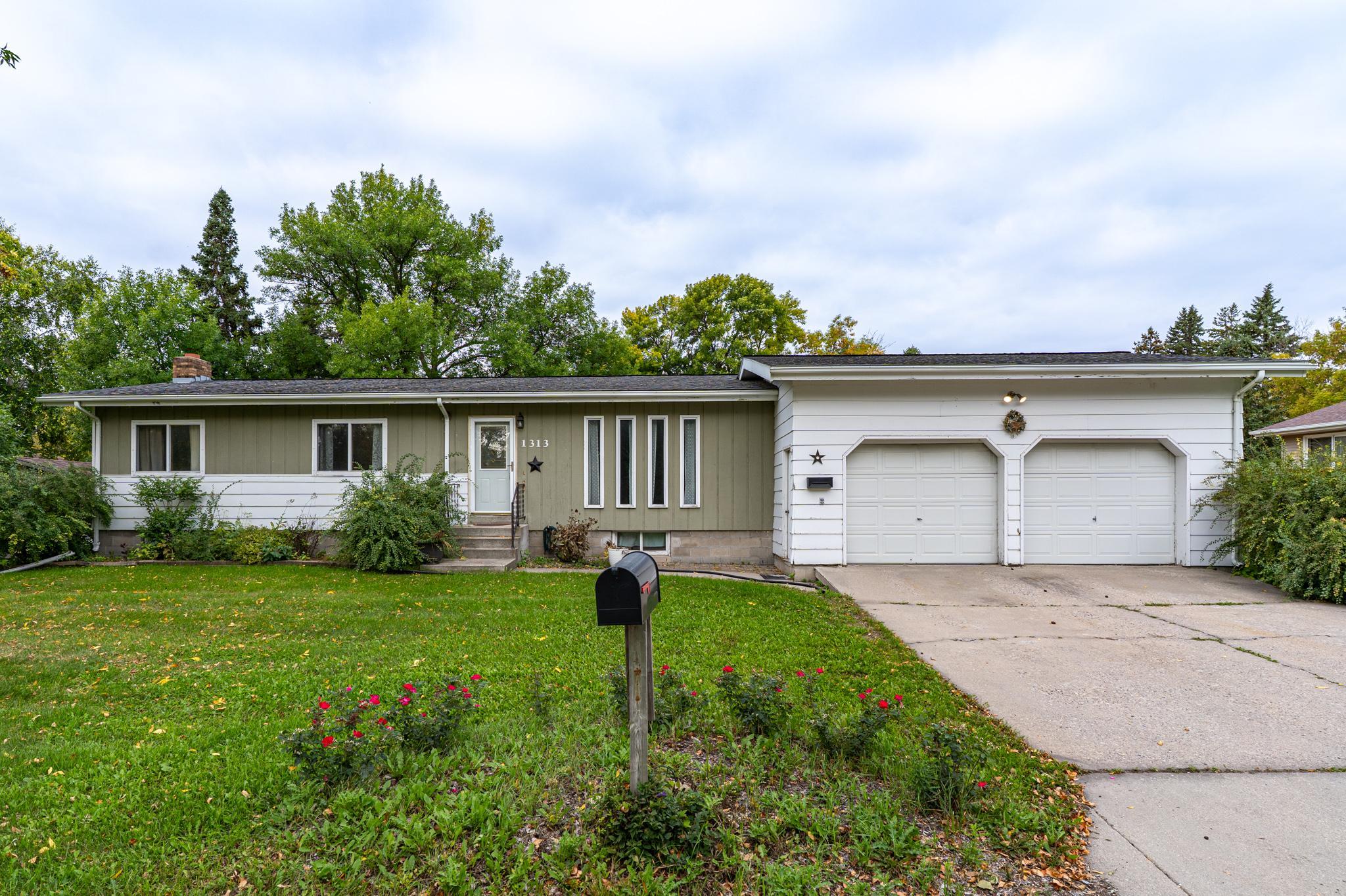 1313 Albert Street, Crookston, MN 56716