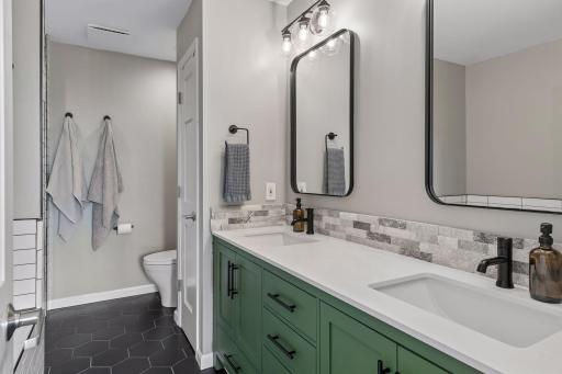 9820 Cove Drive, Minnetonka, MN 55305
