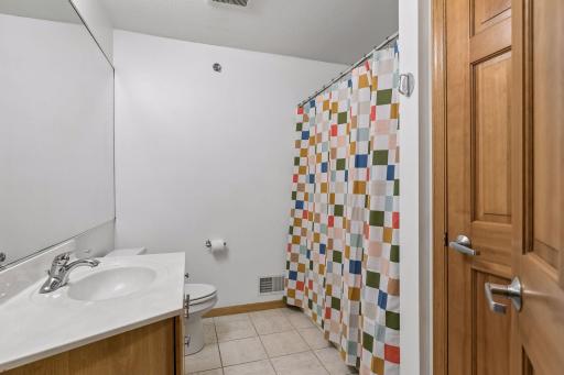 9820 Cove Drive, Minnetonka, MN 55305