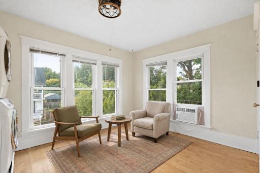 Upper level sun room (virtually staged)
