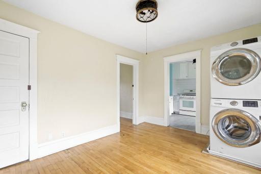 Upper level in unit laundry