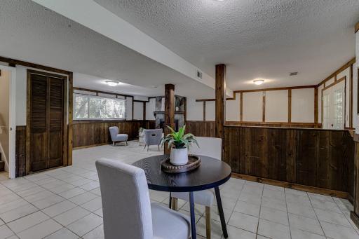 Family-Room-7.jpg