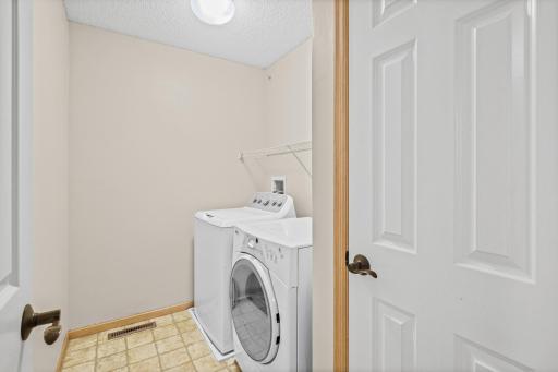 15610 Early Bird Circle, 210, Apple Valley, MN 55124