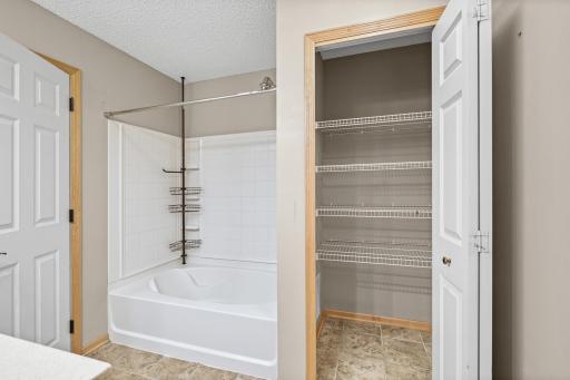 15610 Early Bird Circle, 210, Apple Valley, MN 55124