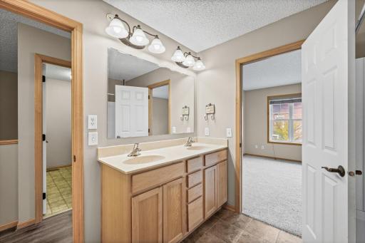15610 Early Bird Circle, 210, Apple Valley, MN 55124