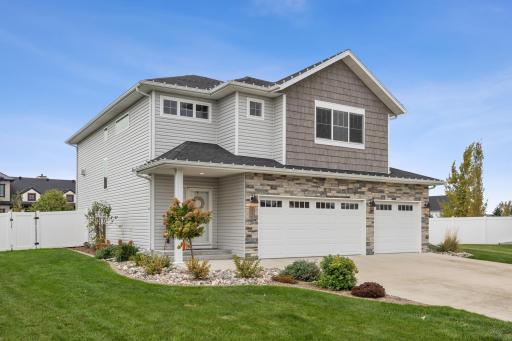 6054 Autumn Drive S, Fargo, ND 58104